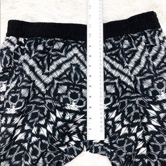 Sanctuary Black White Chevron Print Wide Leg Palazzo Pants Size Large - Picture 7 of 11